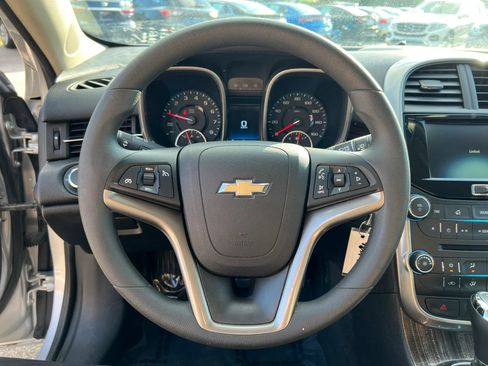 Used 2015 Chevrolet Malibu LT FWD image 9