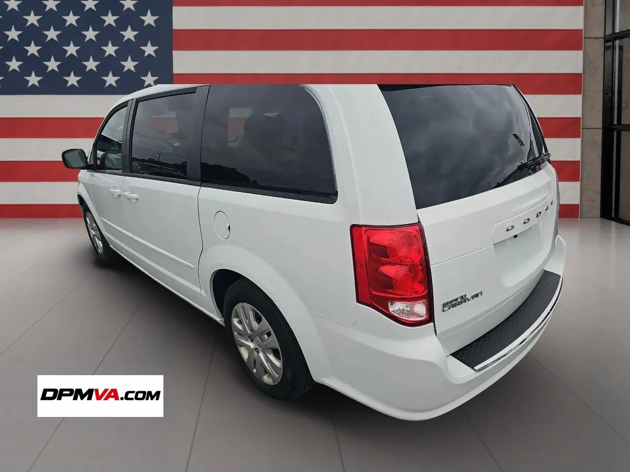 Used 2016 Dodge Grand Caravan SE w/ Quick Order Package 29E SE FWD image 4