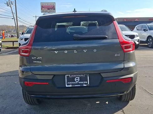 New 2026 Volvo XC40 B4 Core image 9