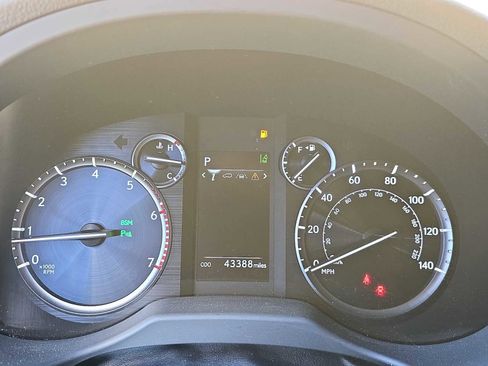 Used 2023 Lexus GX 460 Premium image 26