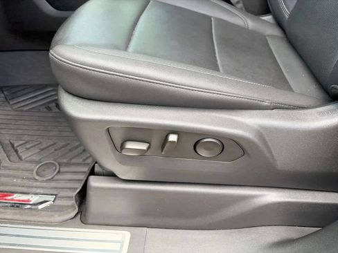 Used 2025 Chevrolet Silverado 1500 LTZ AWD/4WD image 17