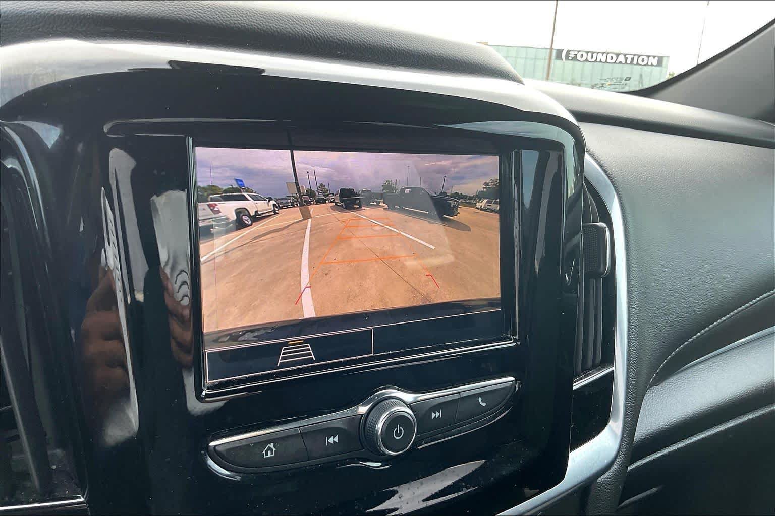 Used 2022 Chevrolet Traverse LT FWD image 27