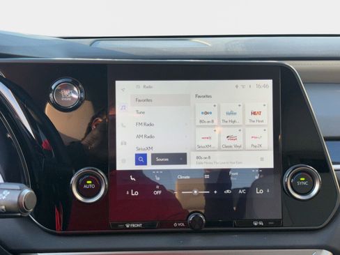 Used 2024 Lexus RX 350 FWD w/ Technology Package image 22