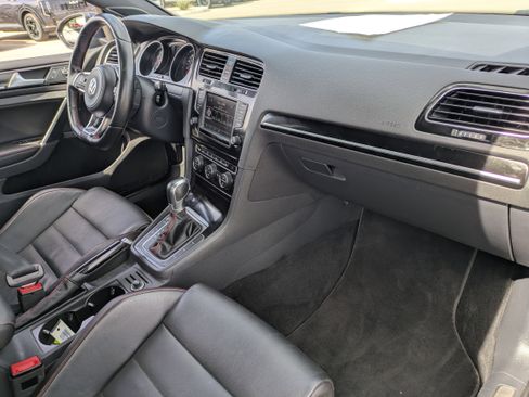 Used 2017 Volkswagen GTI S image 13