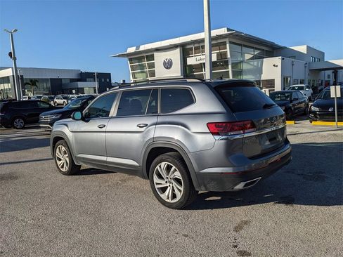 Certified 2023 Volkswagen Atlas SE image 3