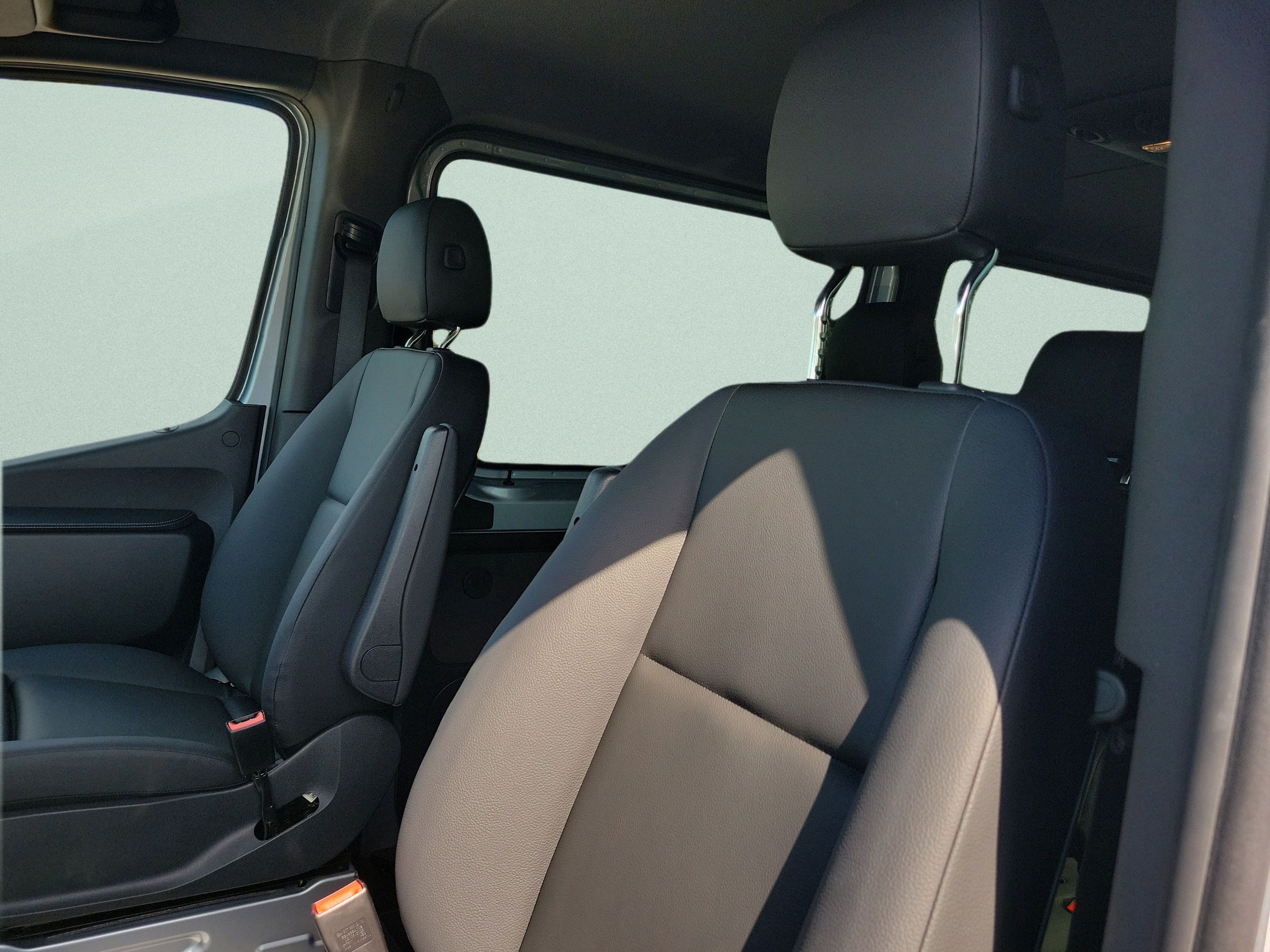 Used 2026 Mercedes-Benz Sprinter 2500 image 18