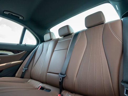 Used 2022 Mercedes-Benz E 350 4MATIC Sedan image 18