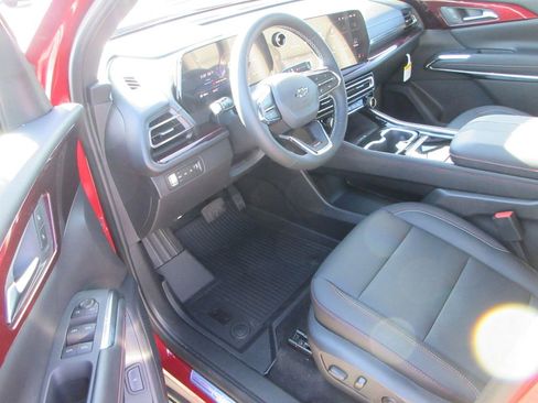 New 2026 Chevrolet Traverse Z71 w/ LPO, Floor Liner Package image 13