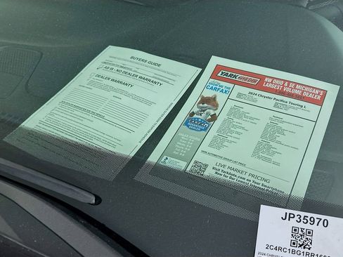 Certified 2024 Chrysler Pacifica Touring-L image 15