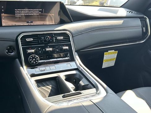 New 2026 Nissan Armada SL w/ Captain's Chari Seat Package AWD/4WD image 25
