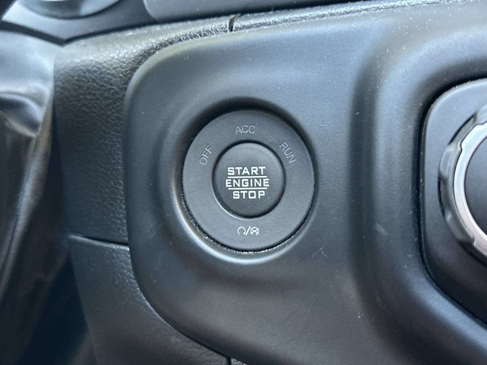 New 2023 Jeep Wrangler Sport AWD/4WD image 19