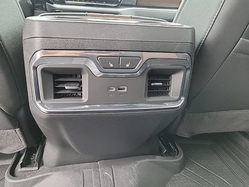 Used 2026 Chevrolet Silverado 1500 High Country w/ High Country Premium Package AWD/4WD image 9