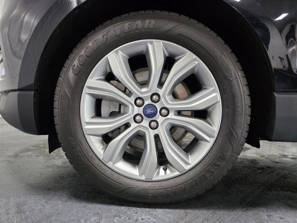 Used 2021 Ford Edge Titanium w/ Cargo Accessory Package AWD/4WD image 5