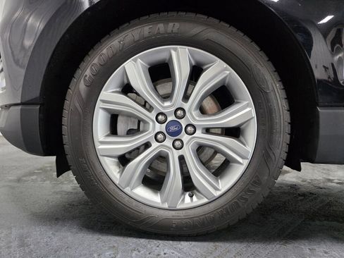 Used 2021 Ford Edge Titanium w/ Cargo Accessory Package AWD/4WD image 5