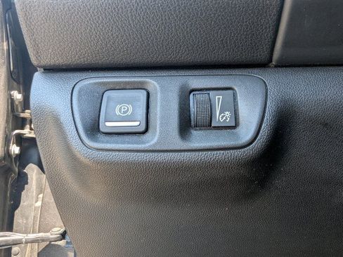 Used 2019 GMC Acadia SLT AWD/4WD image 17