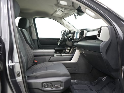 Used 2022 Toyota Tundra SR5 AWD/4WD image 11