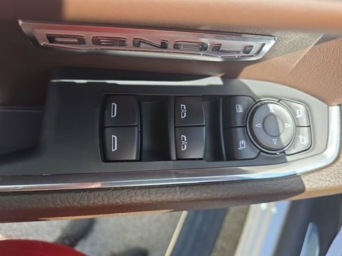 Used 2024 GMC Sierra 1500 Denali AWD/4WD image 29