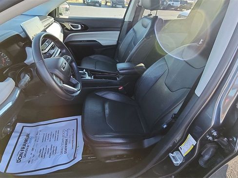 Used 2022 Jeep Compass Limited image 15