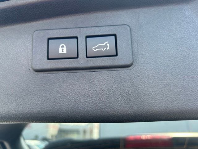 Used 2025 Subaru Outback Premium AWD/4WD image 11