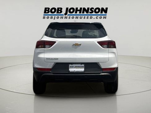 Used 2023 Chevrolet TrailBlazer LS FWD image 3