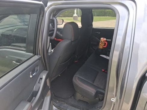 Used 2022 Nissan Frontier Pro-X RWD image 5