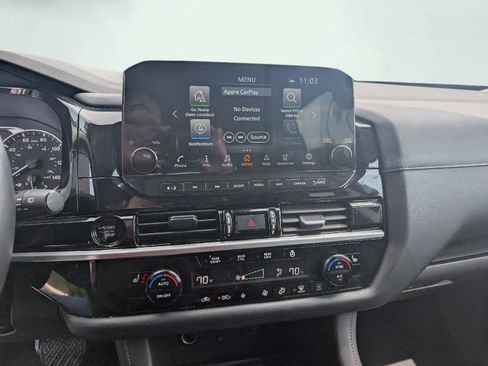 Used 2025 Nissan Pathfinder SL AWD/4WD image 12