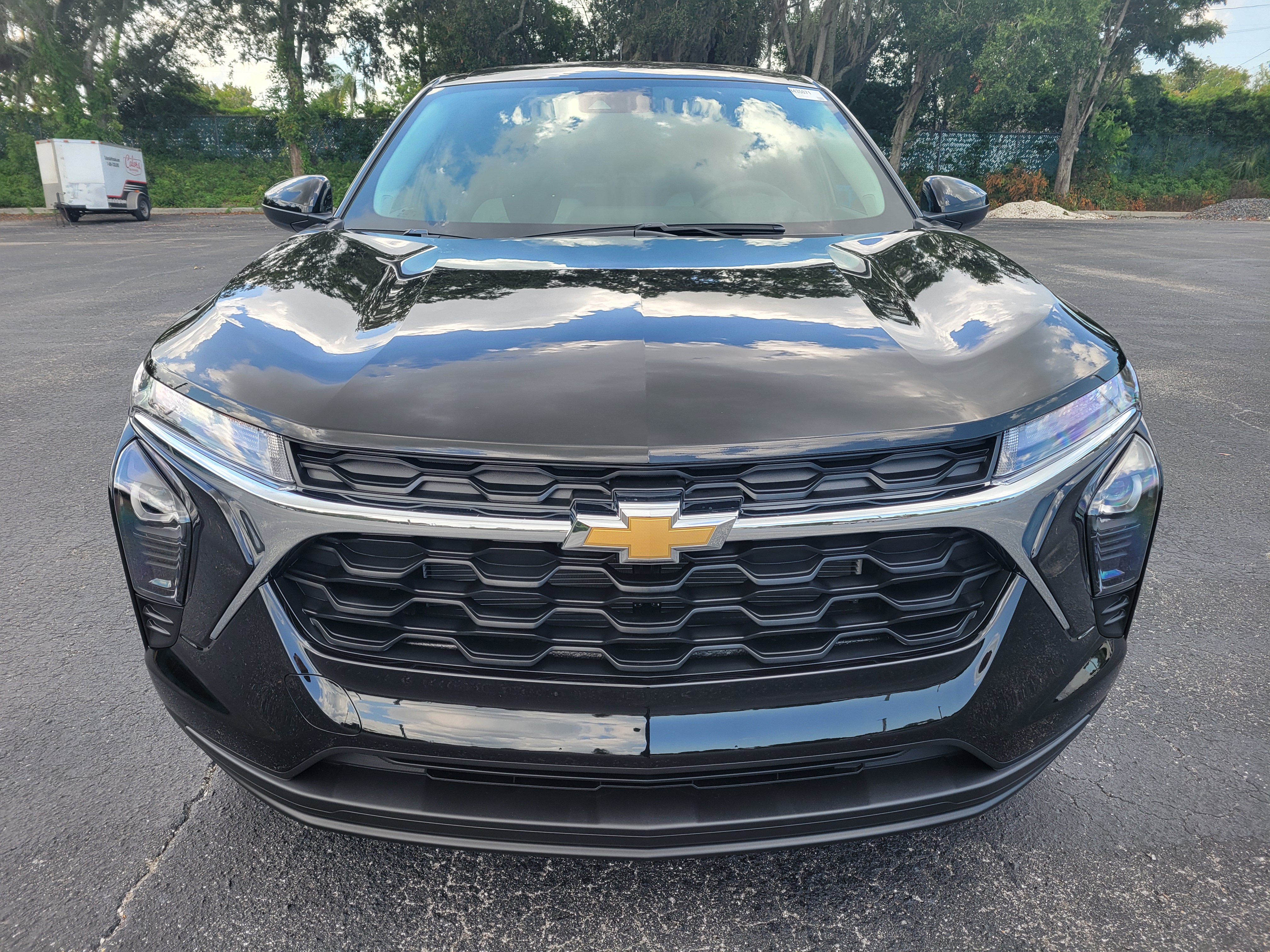 New 2026 Chevrolet Trax LS w/ LS Convenience Package FWD image 2