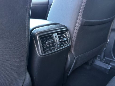 Used 2017 Nissan Rogue Sport SV AWD/4WD image 16