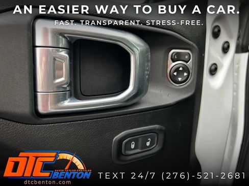 Used 2025 Jeep Wrangler Unlimited Sport AWD/4WD image 12