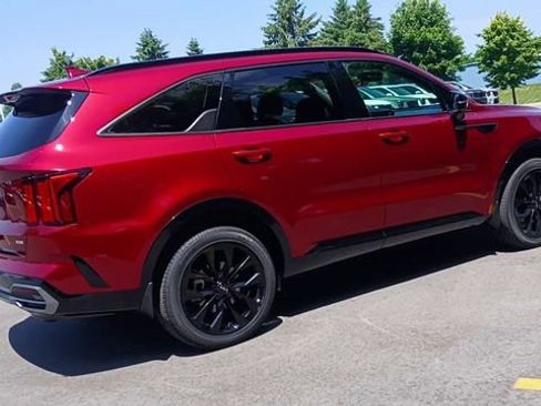 Certified 2023 Kia Sorento SX AWD/4WD image 3