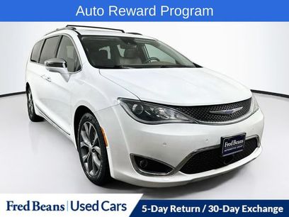 Used 2018 Chrysler Pacifica Limited w/ Tire & Wheel Group