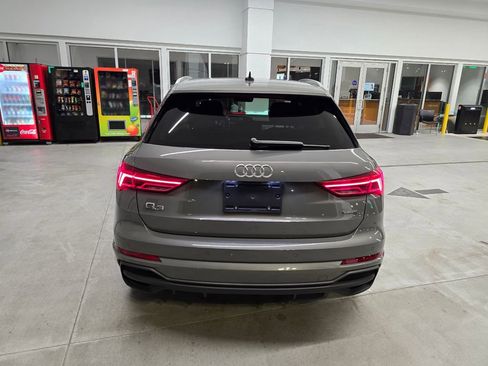 Used 2024 Audi Q3 2.0T Premium w/ Convenience Package AWD/4WD image 5