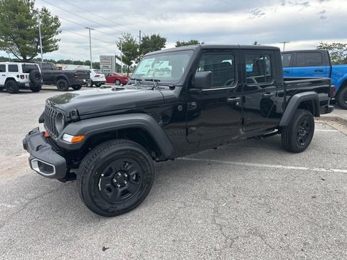 New 2025 Jeep Gladiator Sport image 13