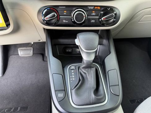 Certified 2023 Kia Soul LX w/ LX Technology Package FWD image 20