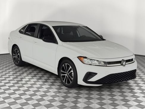 Used 2025 Volkswagen Jetta Sport FWD image 7
