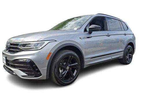 Used 2024 Volkswagen Tiguan SE R-Line image 3