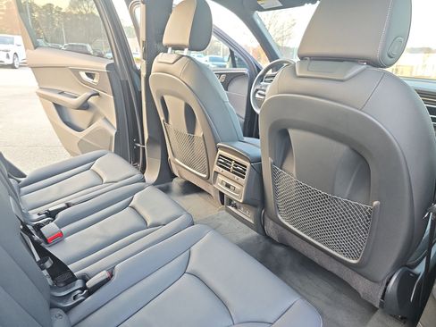 Certified 2025 Audi Q7 2.0T Premium w/ Convenience Package image 11