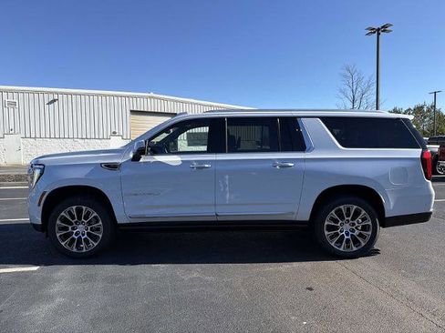 New 2026 GMC Yukon XL Denali w/ Denali Reserve Package image 26