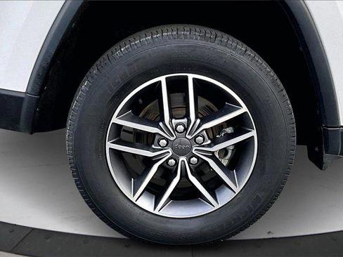 Certified 2022 Jeep Grand Cherokee Limited image 36