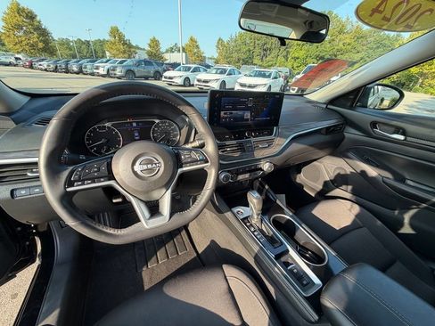 Certified 2024 Nissan Altima 2.5 SV w/ SV Premium Package FWD image 19