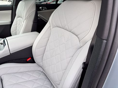 New 2026 BMW X6 M60i image 16