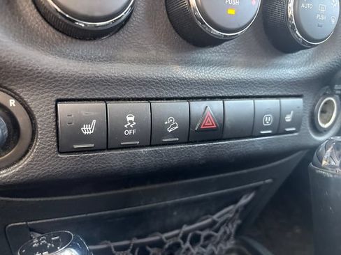Used 2016 Jeep Wrangler Unlimited Sahara w/ Mopar Chrome Edition Group AWD/4WD image 23