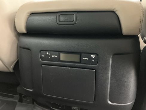 Used 2022 Nissan Armada SL w/ Captain's Chairs Package RWD image 19