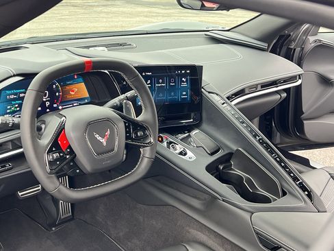 Used 2024 Chevrolet Corvette Stingray Preferred Cpe w/ Stealth Interior Trim Package image 23