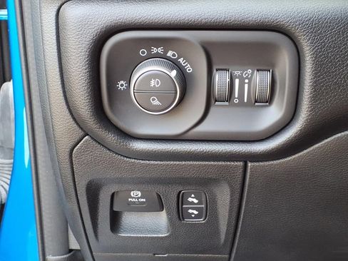 Used 2022 RAM 1500 Laramie AWD/4WD image 21