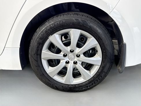 Used 2025 Toyota Corolla LE FWD image 36