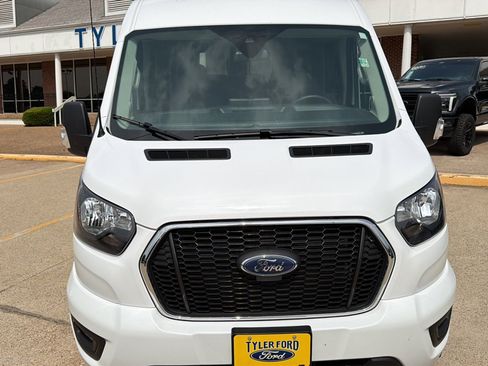 Used 2025 Ford Transit 350 XLT RWD image 3