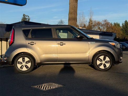 Used 2017 Kia Soul EV-e image 8