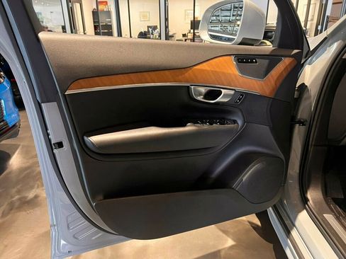 Used 2024 Volvo XC90 T8 Plus w/ Protection Package Premier AWD/4WD image 6
