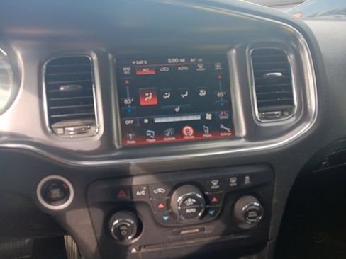Used 2014 Dodge Charger SXT RWD image 15